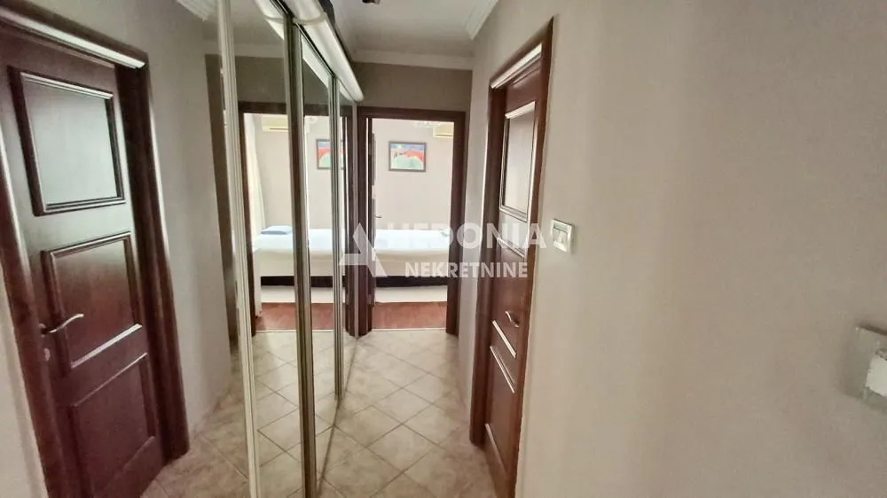 Prodaja, trosoban stan, 80m², Novi Beograd Sve Podlokacije, Beograd