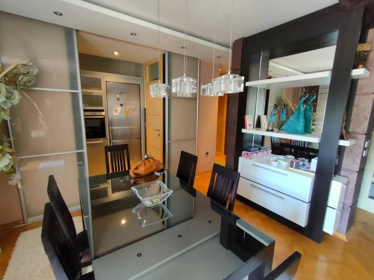 Izdavanje, trosoban stan, 103m², Spens, Novi Sad Sve Podlokacije
