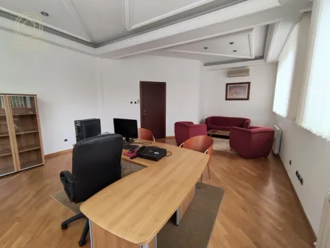 Rent, office space, 300m², Bezanijska Kosa 1, Bežanijska Kosa Sve Podlokacije - image 12