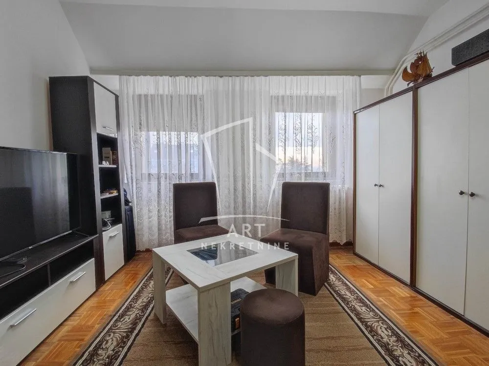 Prodaja, četvorosoban stan, 78m², Banovo Brdo, Beograd