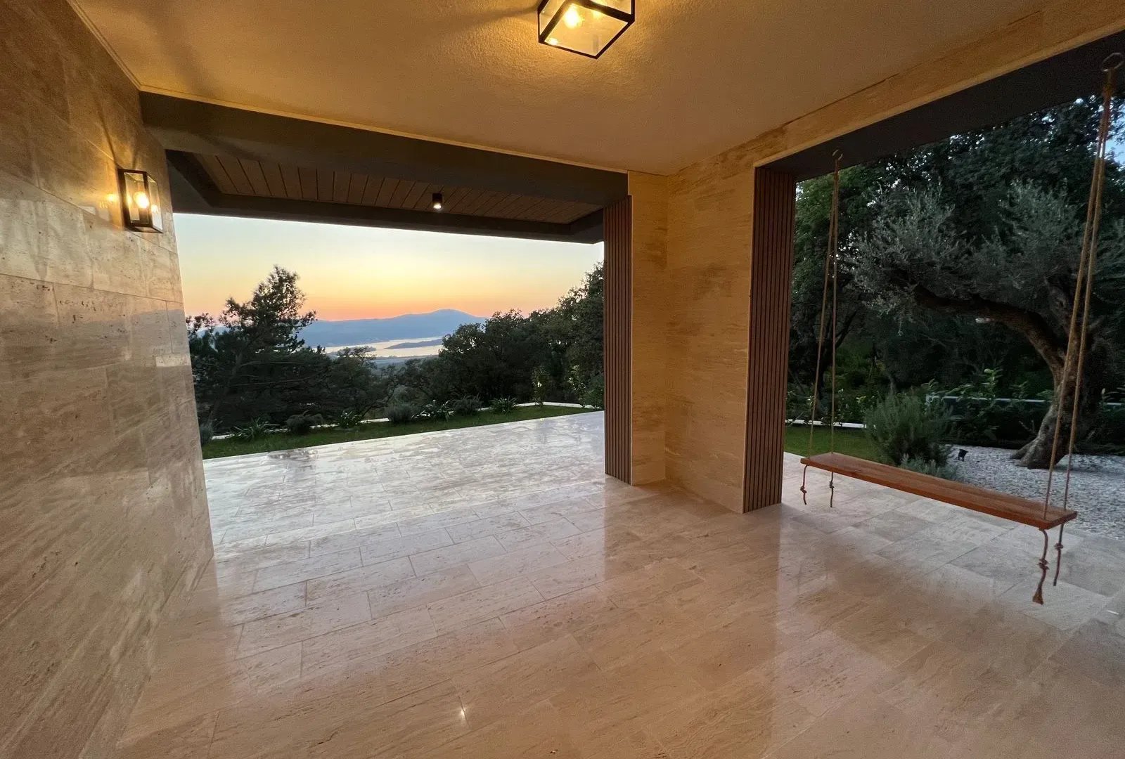 Prodaja, kuća, 317m², Kavač, Kotor
