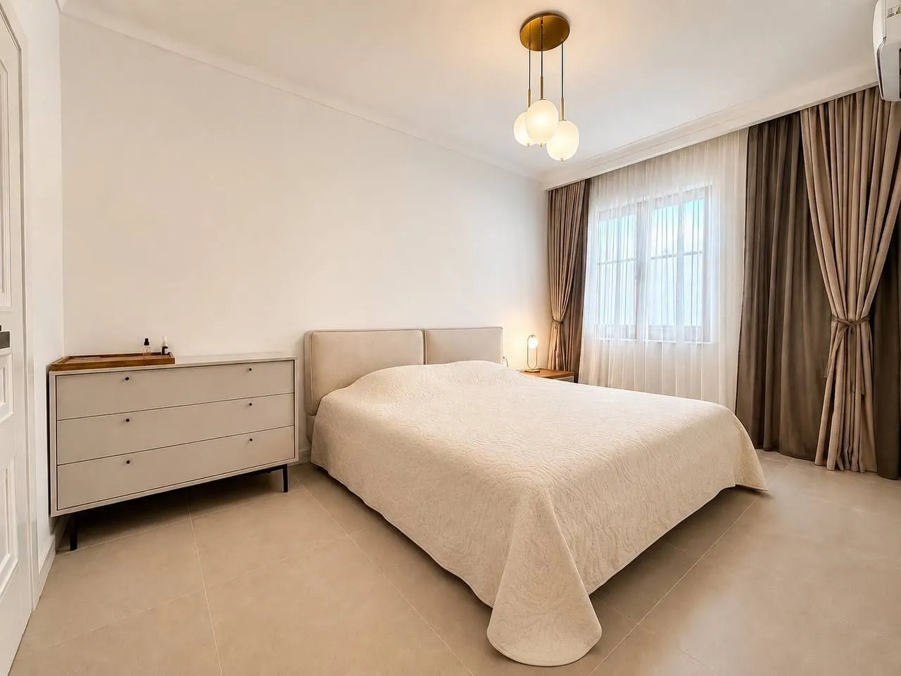 Izdavanje, dvosoban stan, 87m², Bečići, Budva