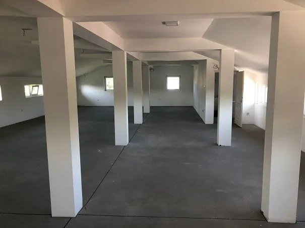 Izdavanje, poslovni prostor, 920m², Zemun Sve Podlokacije, Beograd