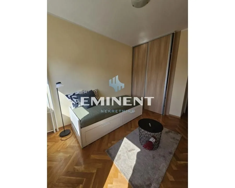 Izdavanje, trosoban stan, 73m², Novi Beograd Blok 23, Novi Beograd Sve Podlokacije