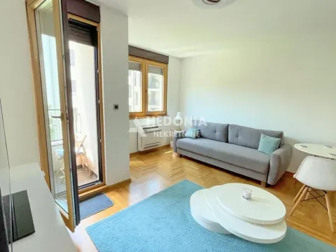 Rent, one bedroom apartment, 30m², Stari Grad, Beograd - image 2