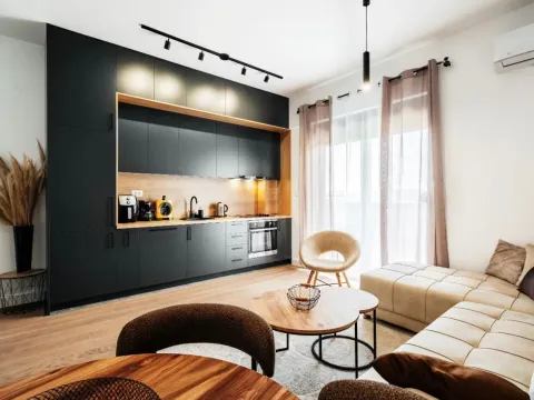 Rent, one bedroom apartment, 44m², Bečići, Budva - image 1