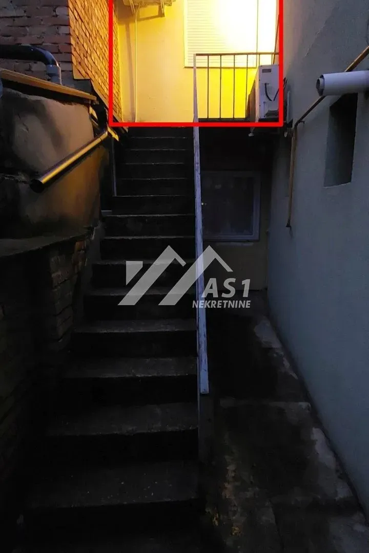 Izdavanje, jednosoban stan, 29m², Salajka, Novi Sad Sve Podlokacije