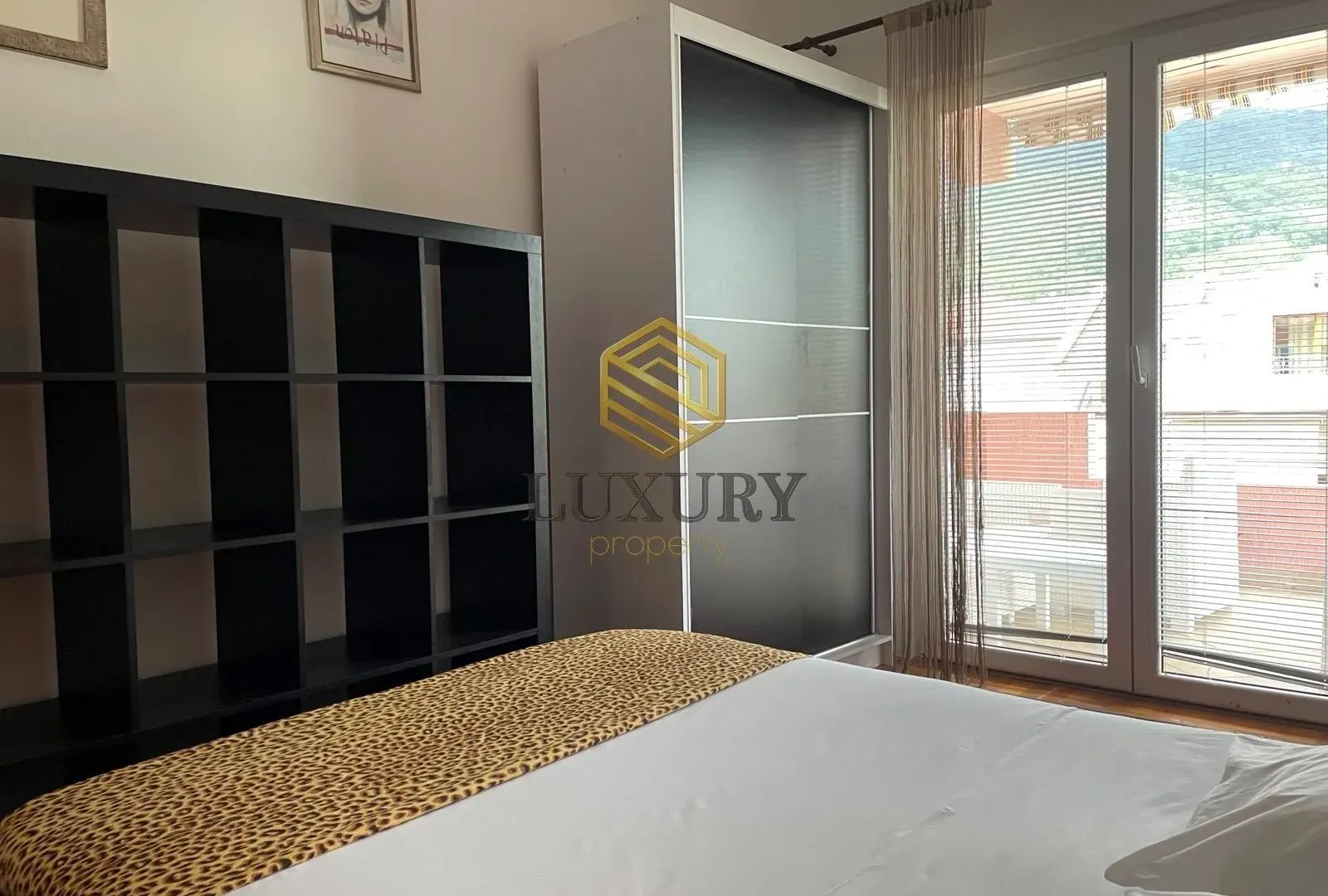 Izdavanje, jednosoban stan, 84m², Bonići, Tivat