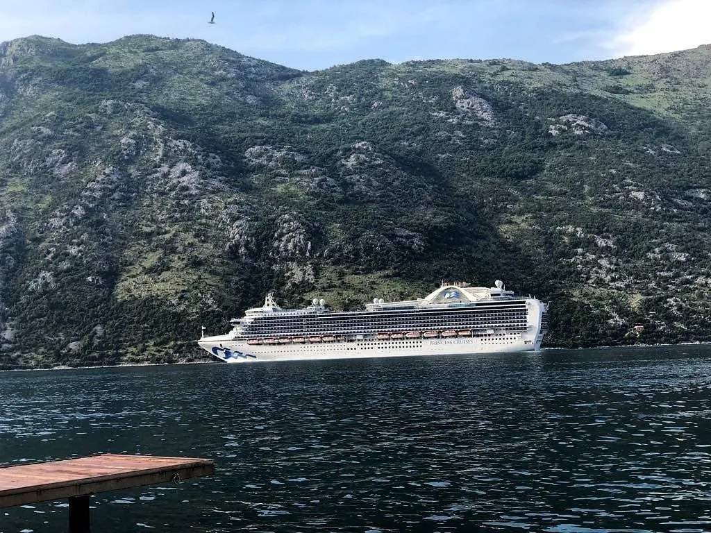 Sale, house, 390m², Stoliv, Kotor