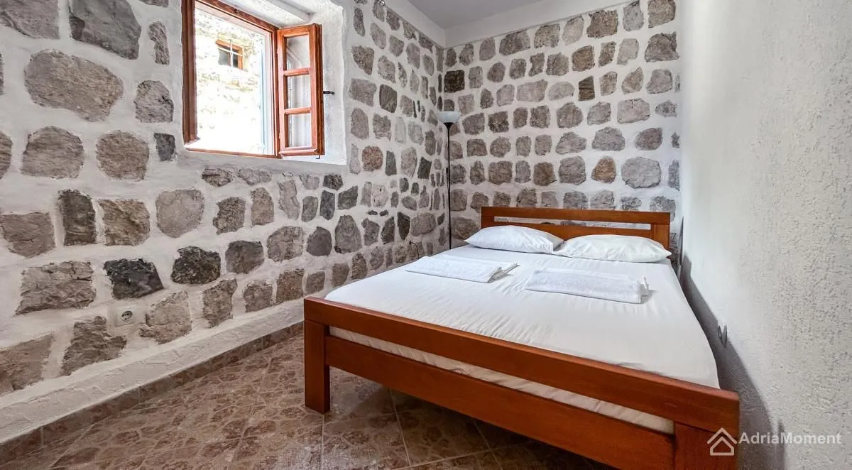 Sale, apartment, 87m², Perast, Kotor