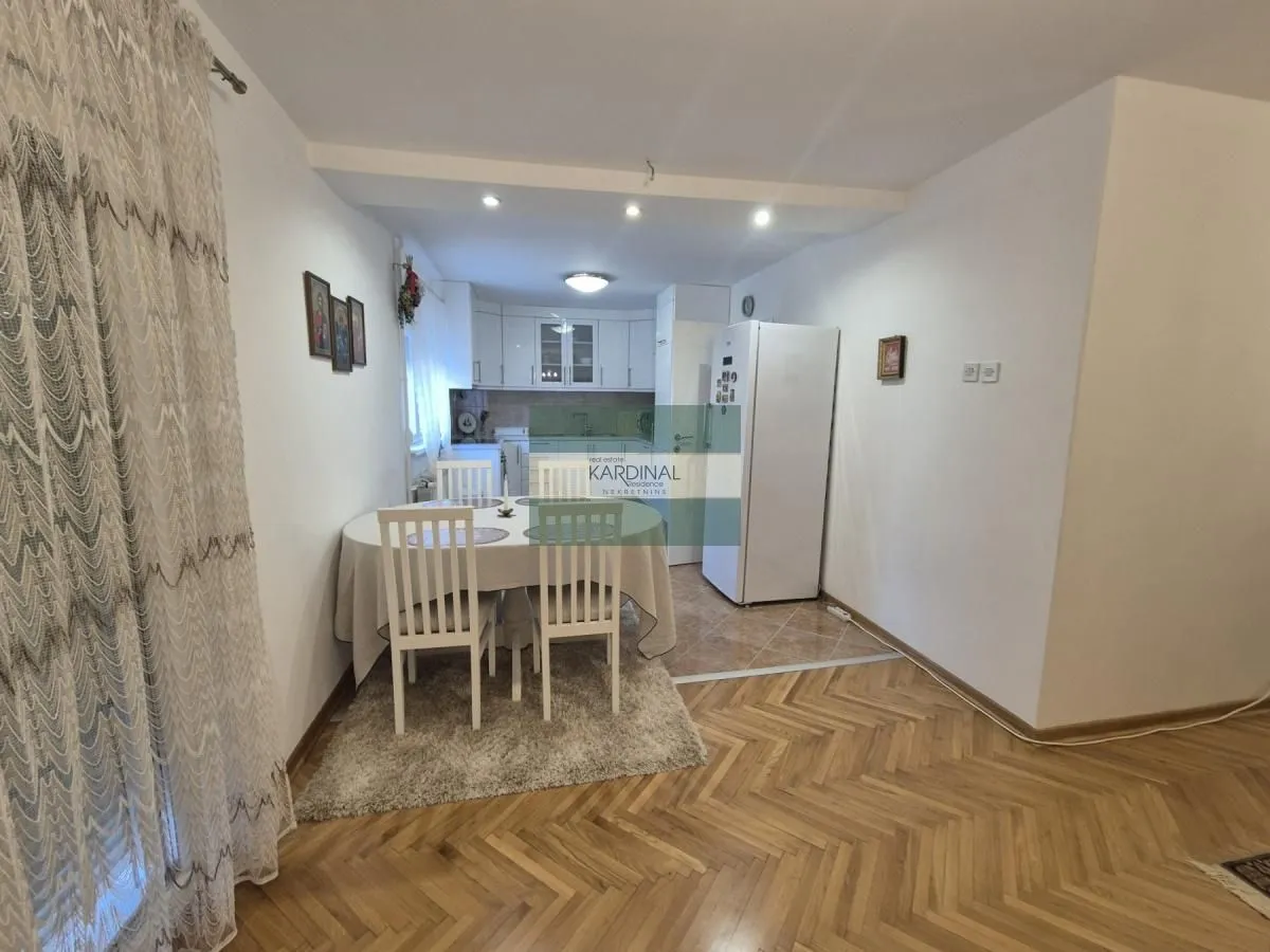Prodaja, kuća, 379m², Trnava, Jagodina