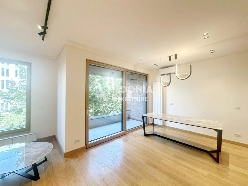 Rent, office space, 94m², Kalenić Pijaca, Vračar Sve Podlokacije