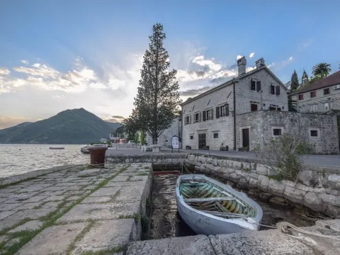 Prodaja, kuća, 268m², Perast, Kotor
