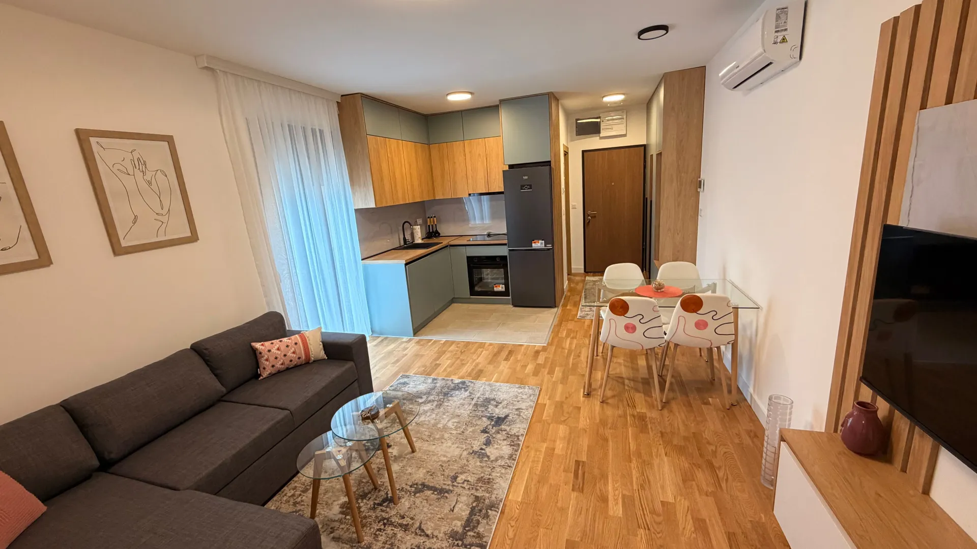 Izdavanje, jednosoban stan, 40m², Centar, Cetinje