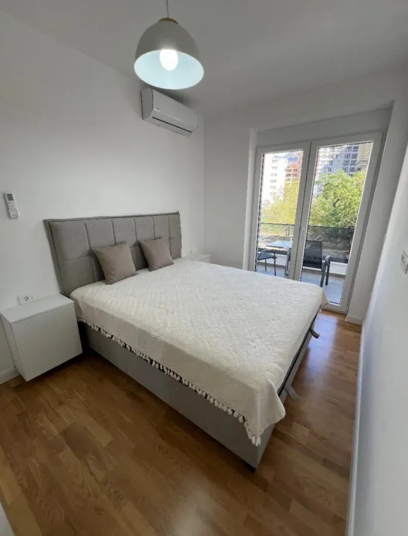 Izdavanje, jednosoban stan, 50m², Centar, Bar