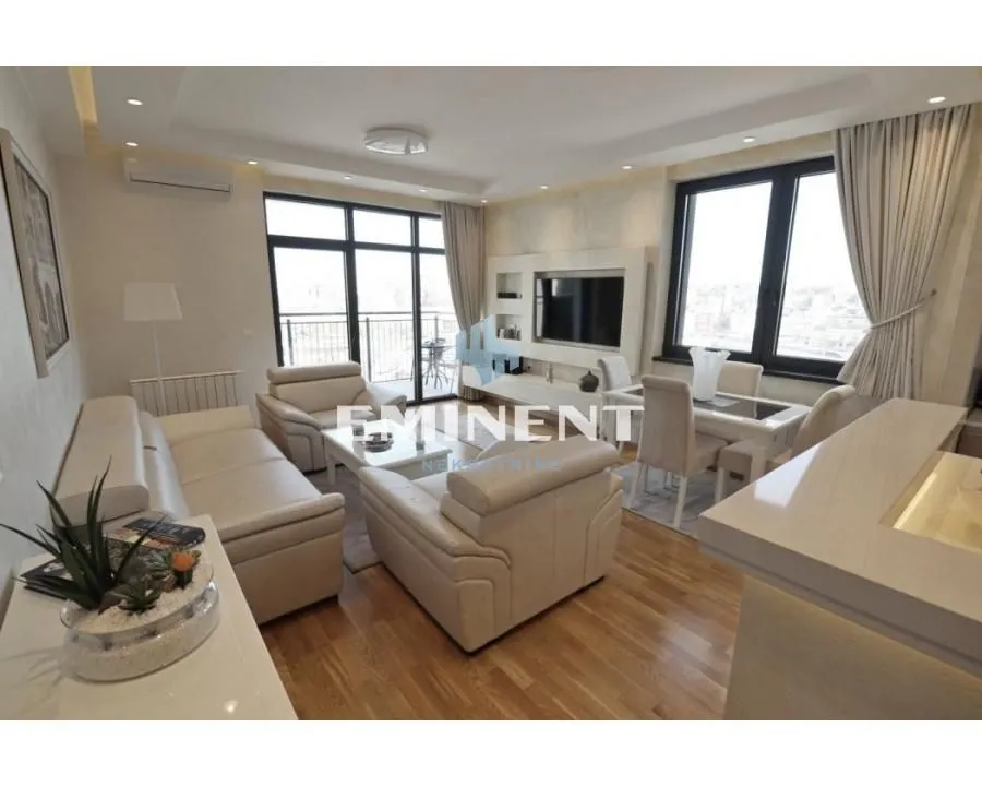 Izdavanje, četvorosoban stan, 91m², Savski Venac, Beograd