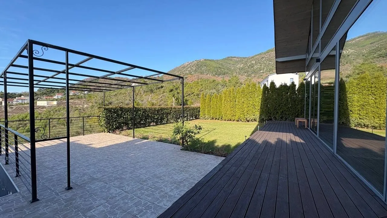 Prodaja, kuća, 487m², Mrčevac, Tivat