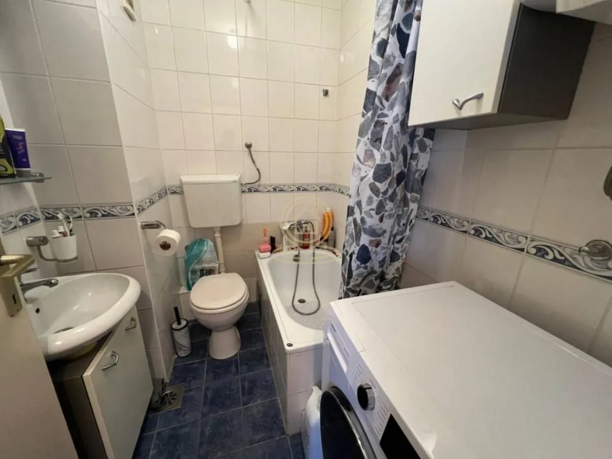 Prodaja, trosoban stan, 71m², Salajka, Novi Sad Sve Podlokacije