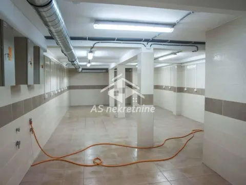 Izdavanje, kuća, 1400m², Savski Venac, Beograd - image 30