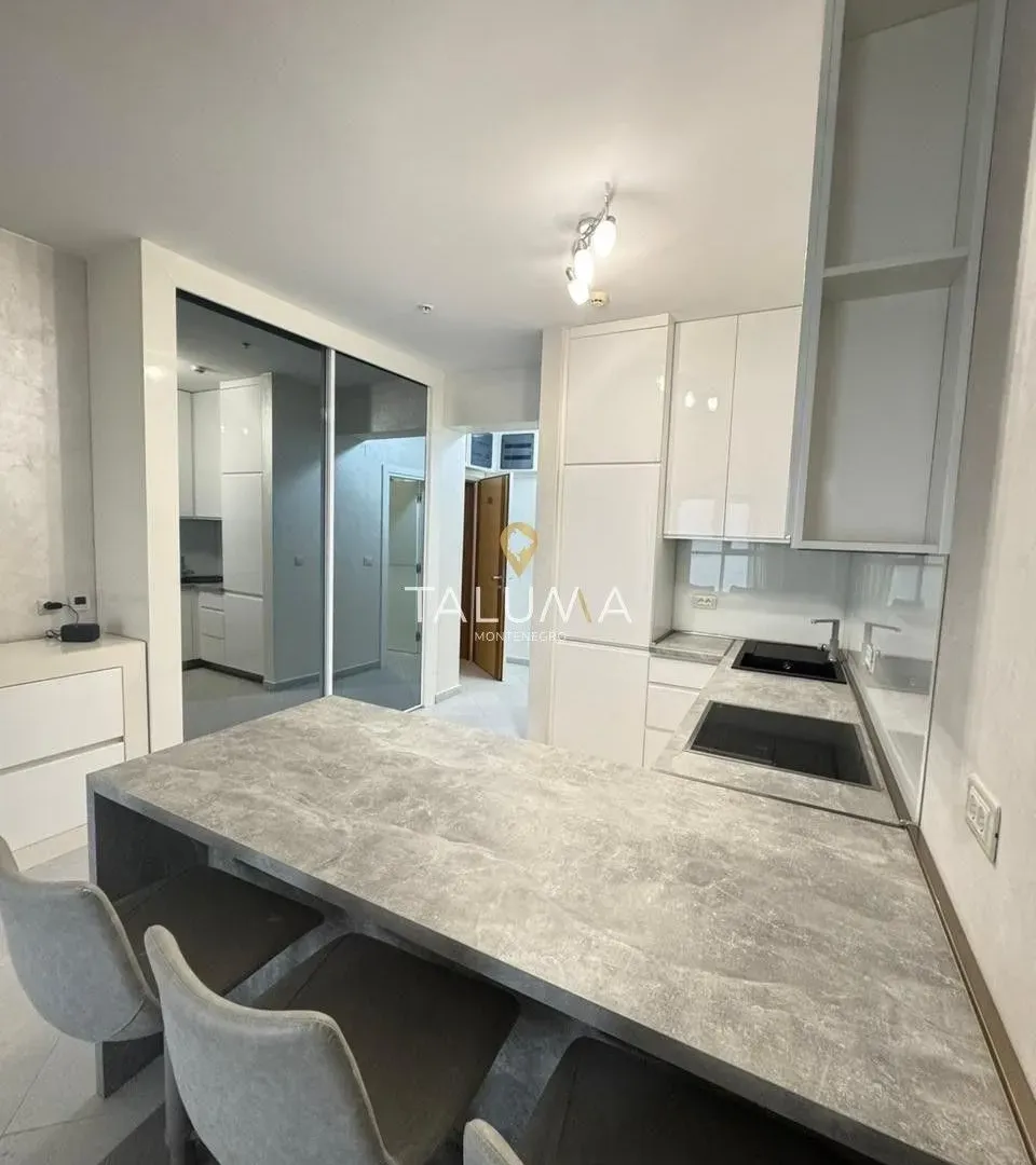 Rent, one bedroom apartment, 45m², Zavala, Budva
