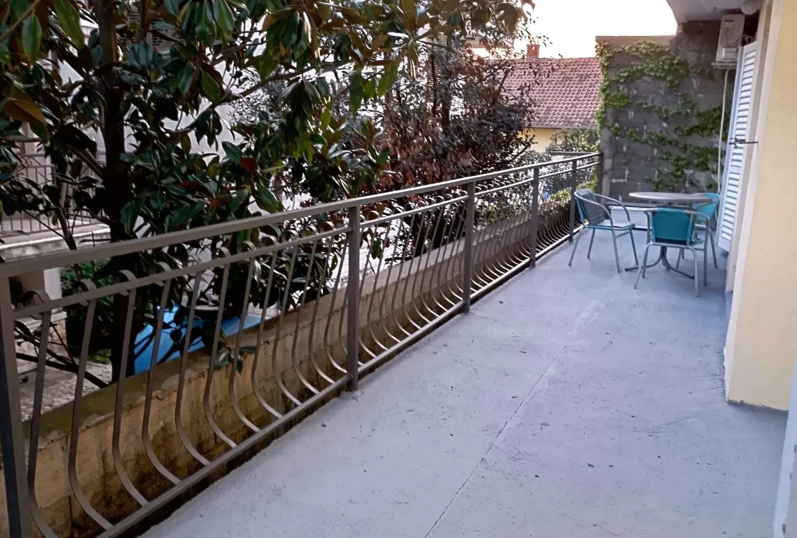Izdavanje, dvosoban stan, 80m², Đenovići, Herceg Novi