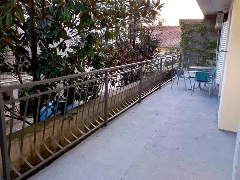Izdavanje, dvosoban stan, 80m², Đenovići, Herceg Novi - image 9