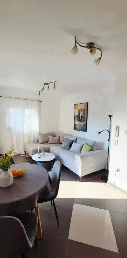 Rent, one bedroom apartment, 44m², Kalimanj, Tivat