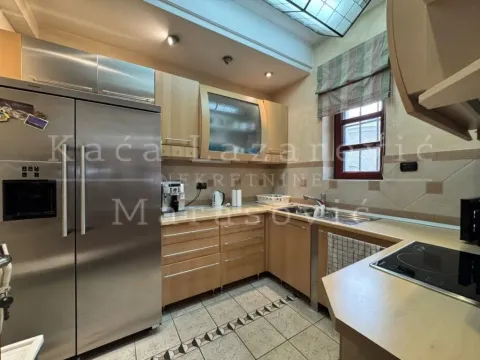Rent, house, 650m², Autokomanda, Voždovac Sve Podlokacije - image 5