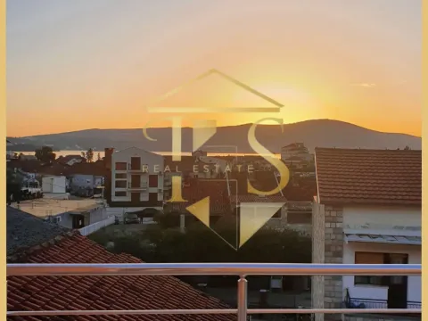 Izdavanje, trosoban stan, 150m², Kalimanj, Tivat - image 10