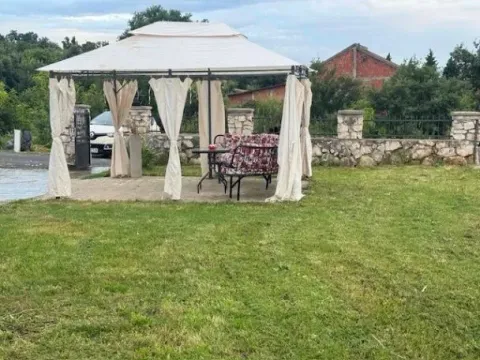 Izdavanje, kuća, 100m², Kakaricka Gora, Podgorica - image 2