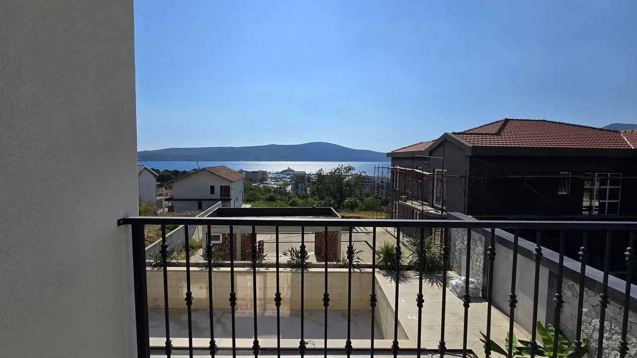 Prodaja, dvosoban stan, 61m², Centar, Tivat