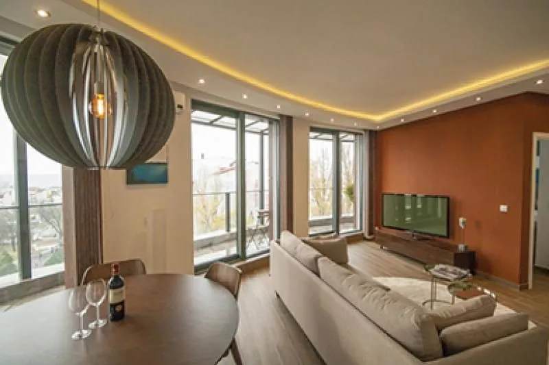Izdavanje, trosoban stan, 92m², Kalenić Pijaca, Vračar Sve Podlokacije