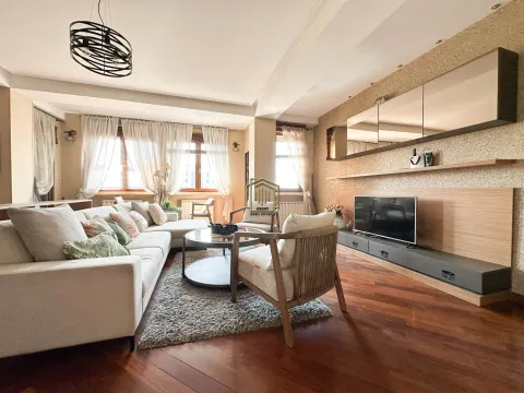 Izdavanje, dvosoban stan, 90m², Stari Aerodrom, Podgorica - image 1