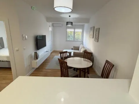 Izdavanje, jednosoban stan, 50m², Centar, Bar - image 10