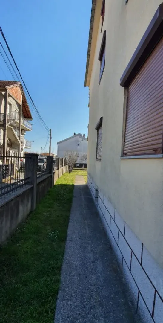 Prodaja, kuća, 270m², Tološi, Podgorica