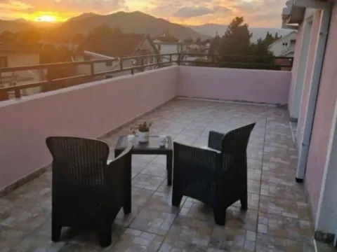 Izdavanje, dvosoban stan, 115m², Tološi, Podgorica - image 3