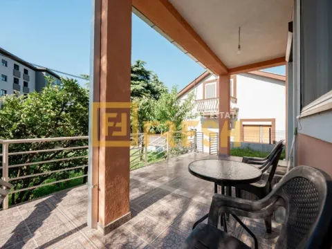 Izdavanje, kuća, 80m², Centar, Podgorica - image 13