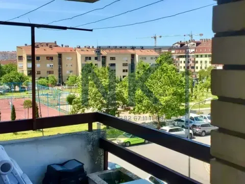 Prodaja, jednosoban stan, 40m², Stari Aerodrom, Podgorica - image 9