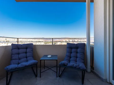 Rent, two bedroom apartment, 73m², Central Point, Podgorica - image 11