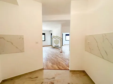 Prodaja, jednosoban stan, 57m², City Kej, Podgorica - image 7