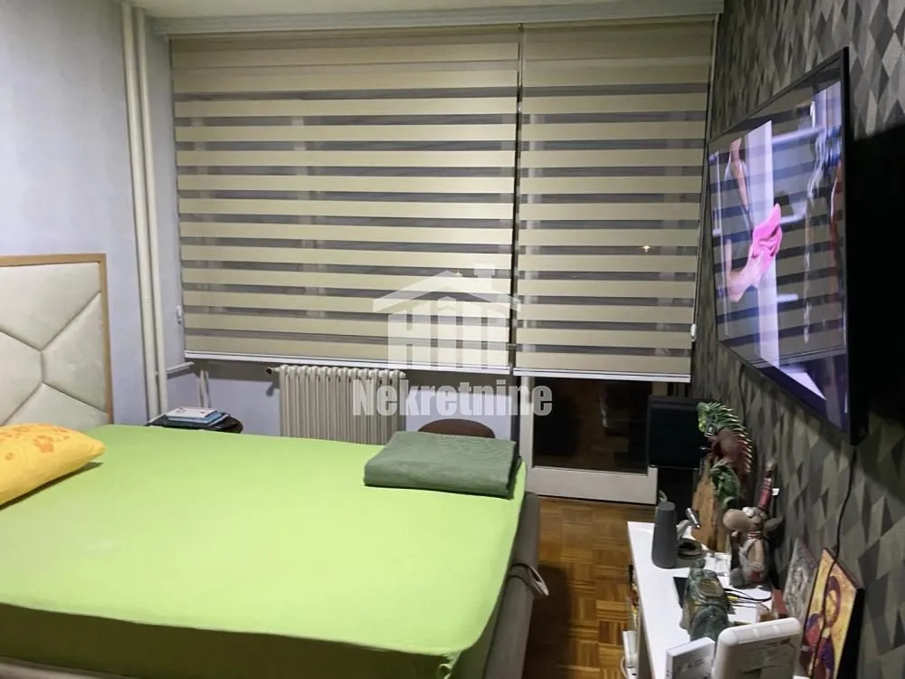 Prodaja, trosoban stan, 77m², Zemun Sve Podlokacije, Beograd