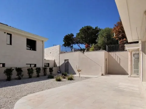 Prodaja, kuća, 270m², Reževići, Budva - image 17