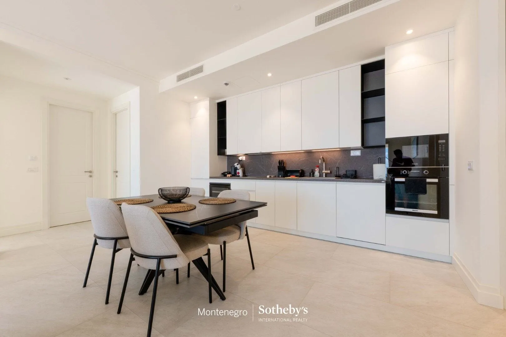 Sale, one bedroom apartment, 74m², Luštica Bay, Tivat
