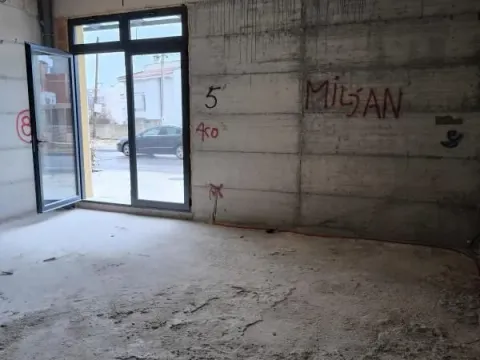 Rent, office space, 77m², Šušanj, Bar - image 6