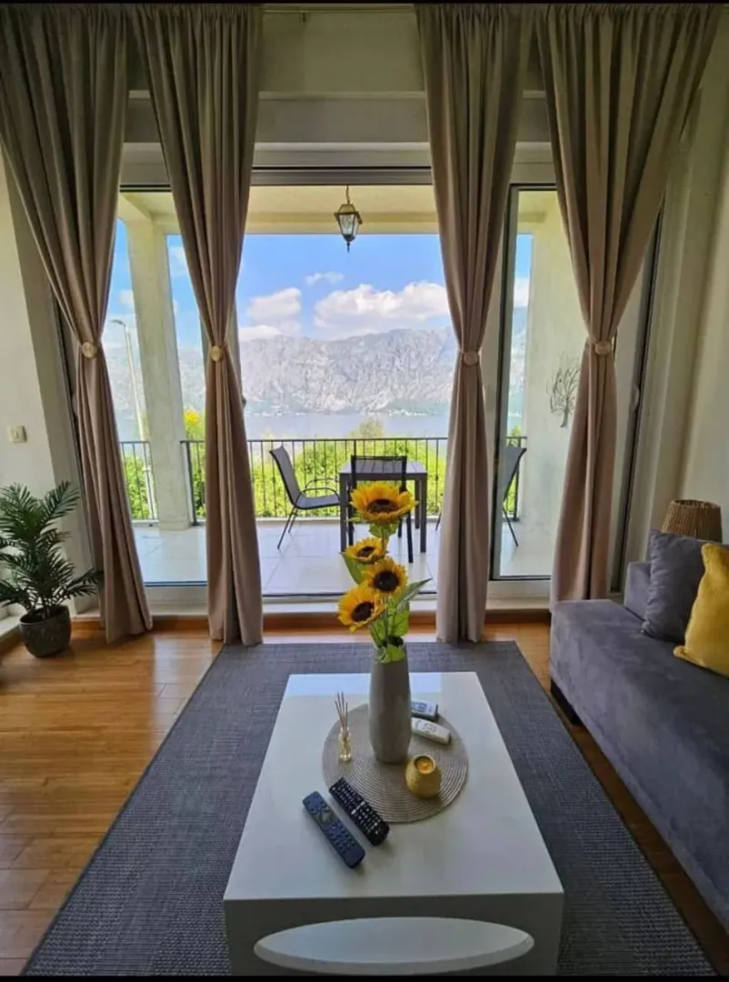 Prodaja, jednosoban stan, 41m², Prčanj, Kotor