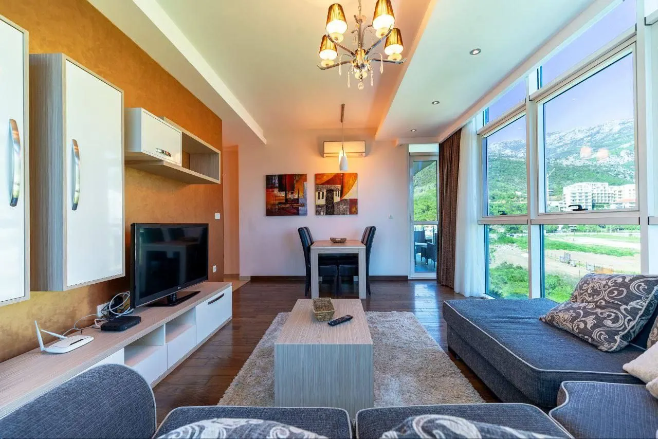 Rent, two bedroom apartment, 70m², Bečići, Budva