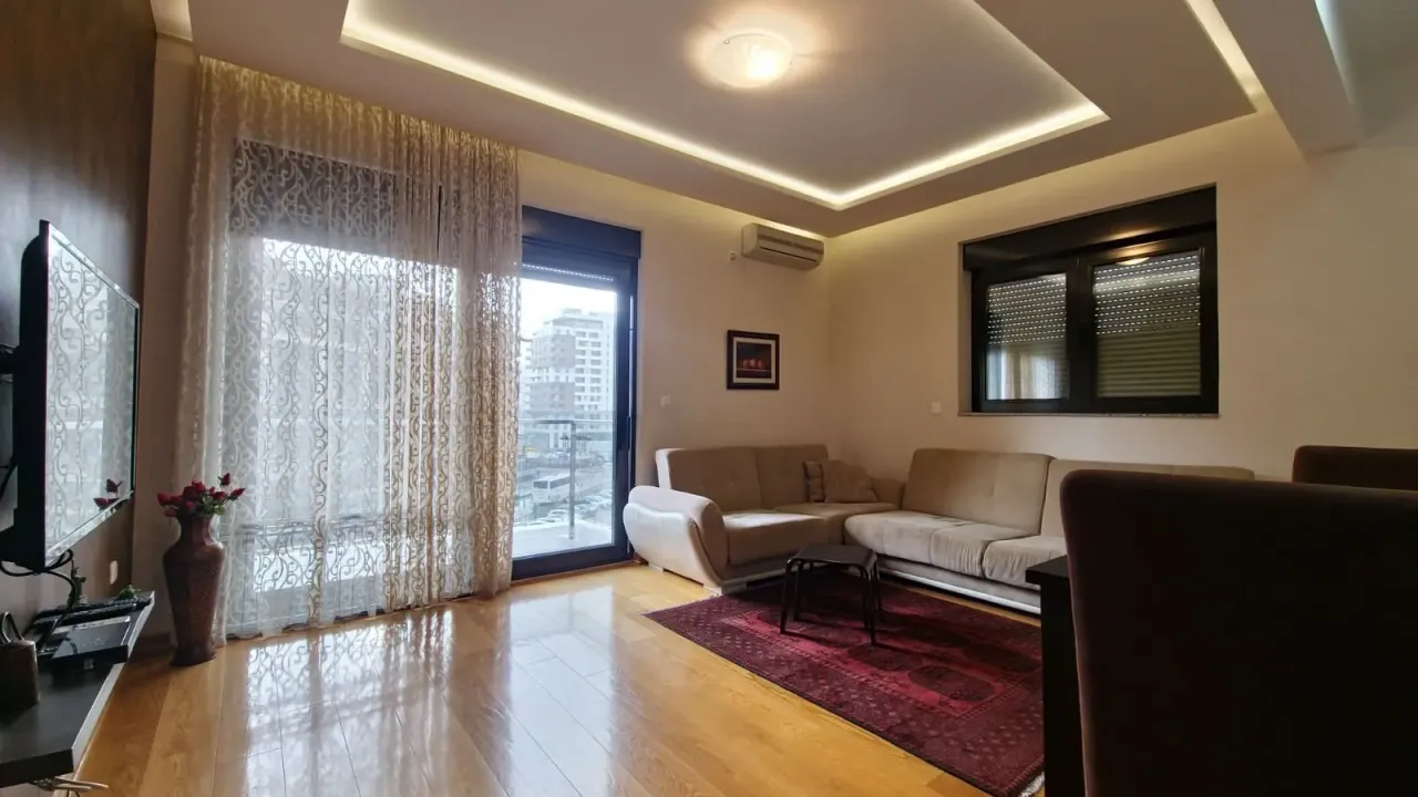 Izdavanje, jednosoban stan, 42m², Budva, Crna Gora