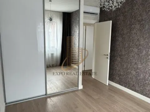Izdavanje, trosoban stan, 83m², Savski Venac, Beograd - image 11