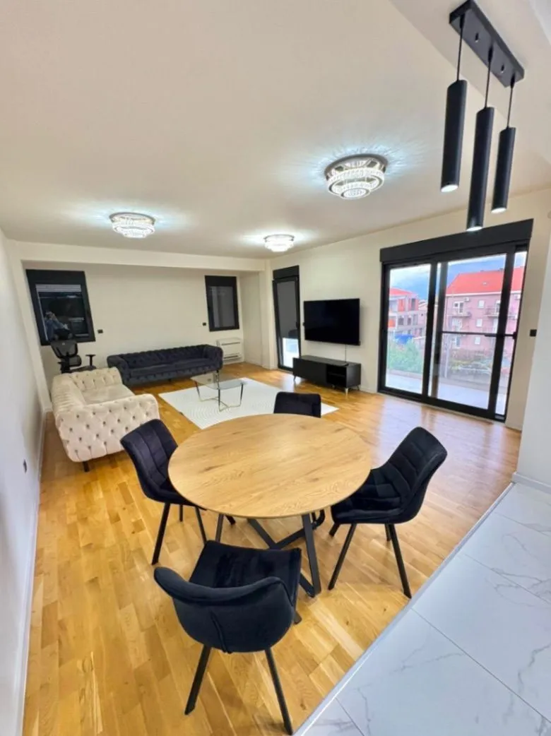 Izdavanje, dvosoban stan, 100m², Tološi, Podgorica