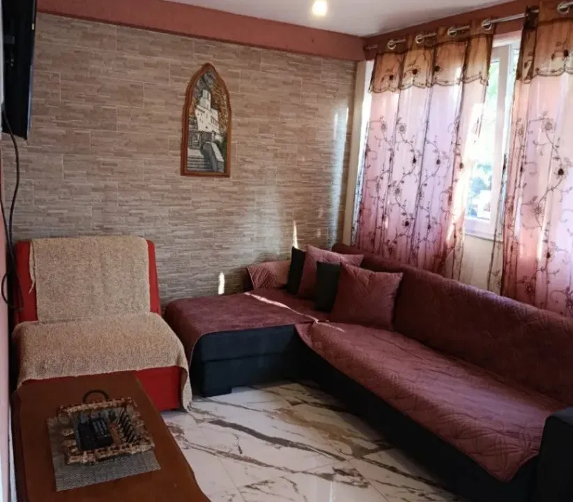 Izdavanje, jednosoban stan, 50m², Mrčevac, Tivat